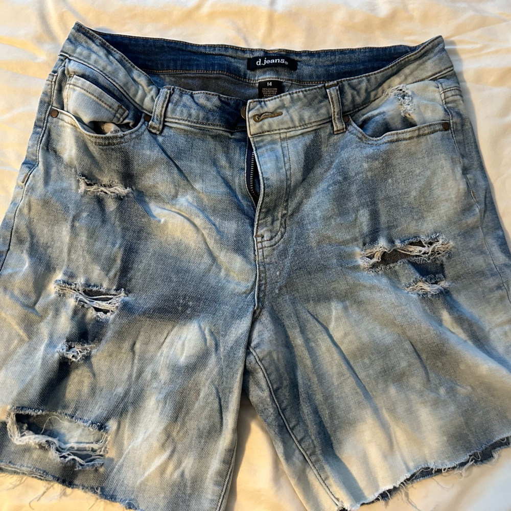 d. jeans Blue distressed Denim Shorts